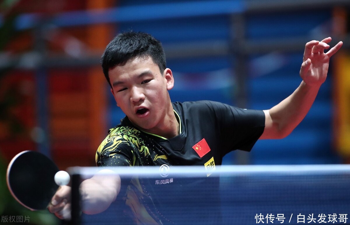 游泳水平的 游泳水平的