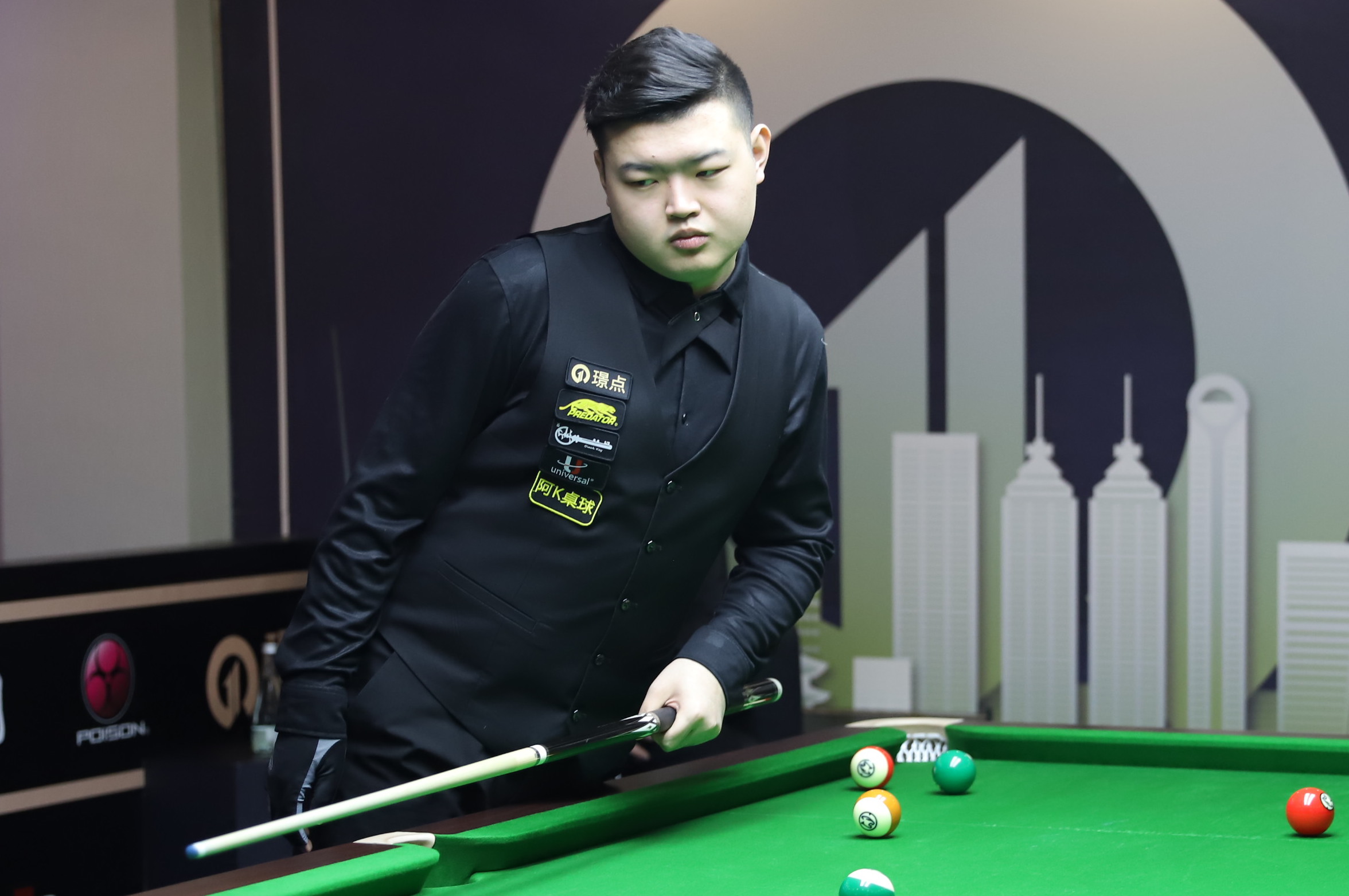 许多球迷坚 许多球迷坚