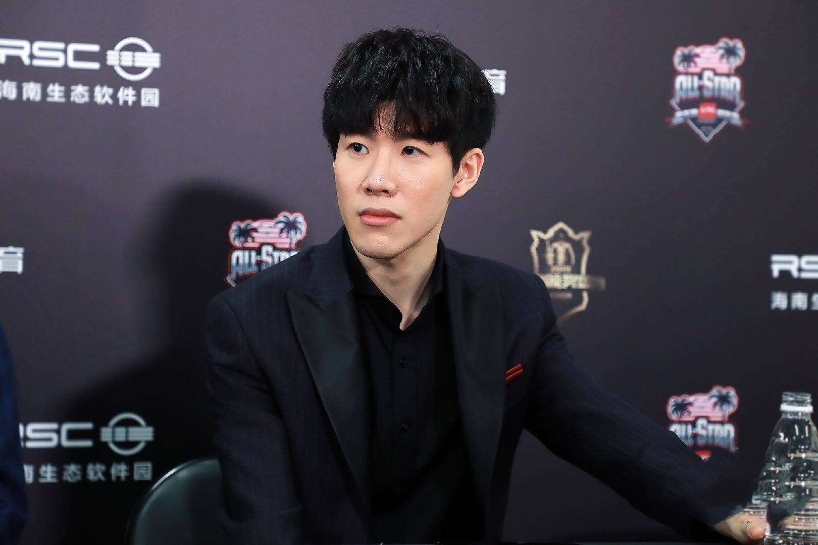 背后都是艰 背后都是艰