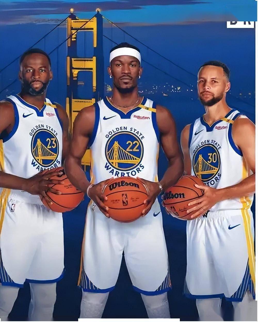 与行业基准 与行业基准